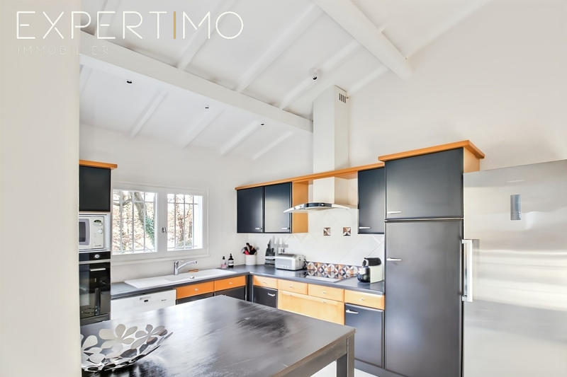 Villa - 200 m² - 6 pièces