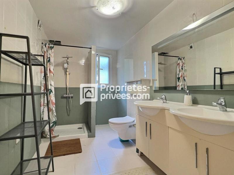 Maison - 308 m² - 9 pièces