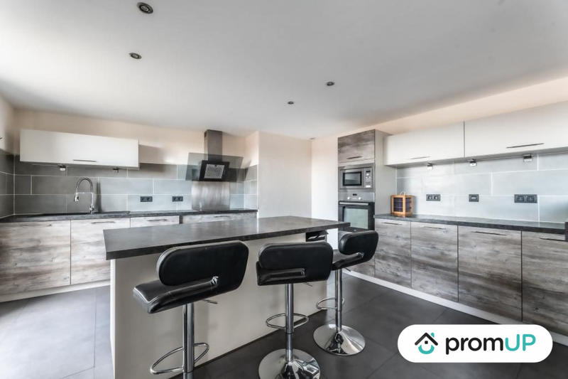 Appartement - 130 m² - 3 pièces