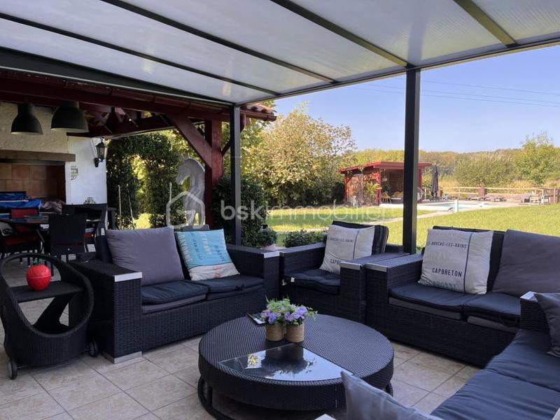 Maison en pierre - 280 m² - 9 pièces