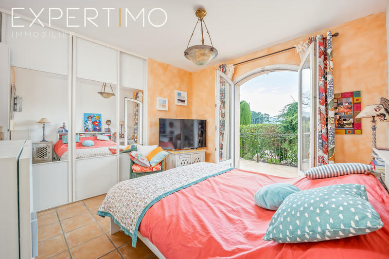 Villa - 167 m² - 6 pièces