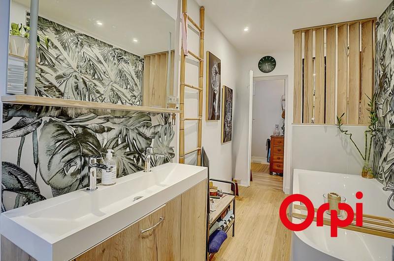 Appartement - 94 m² - 3 pièces