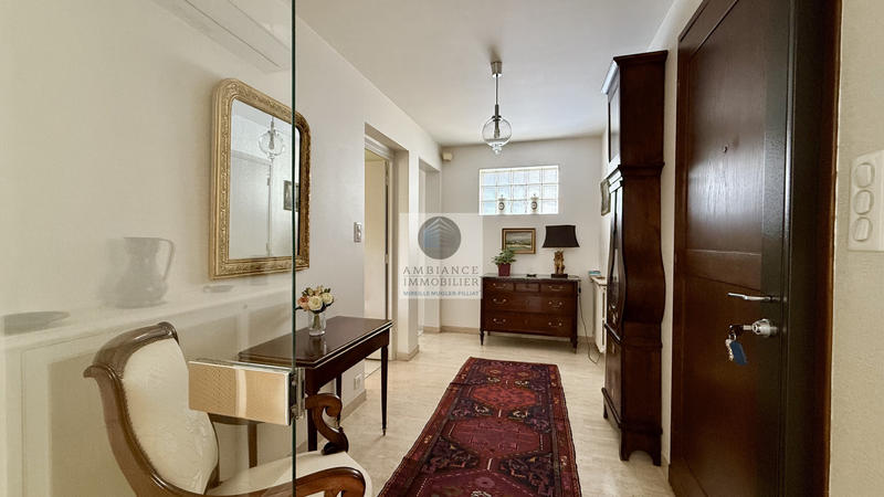 Maison - 220 m² - 8 pièces