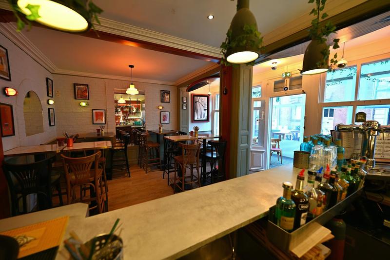 Local commercial - 115 m² - 2 pièces