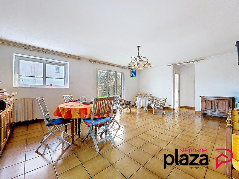 Maison - 215 m² - 11 pièces