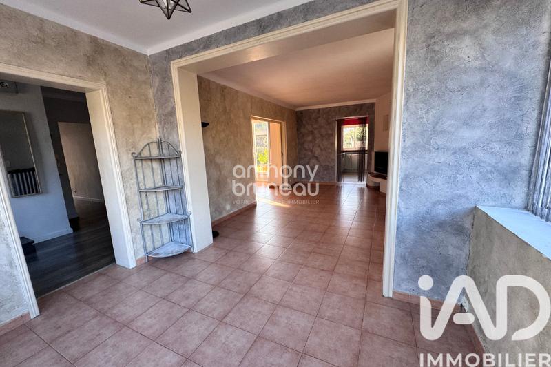 Maison - 220 m² - 9 pièces