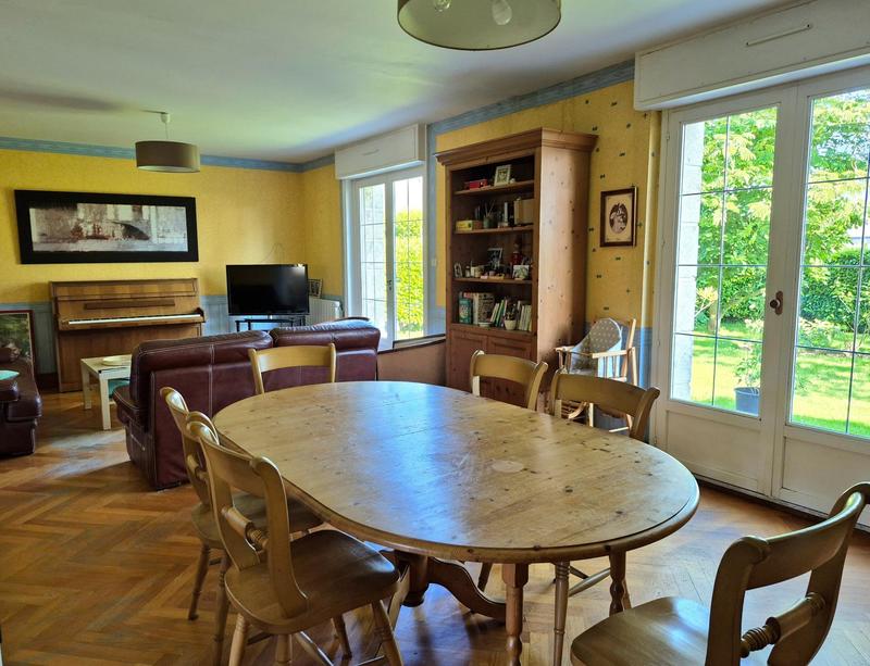 Maison - 163 m² - 8 pièces