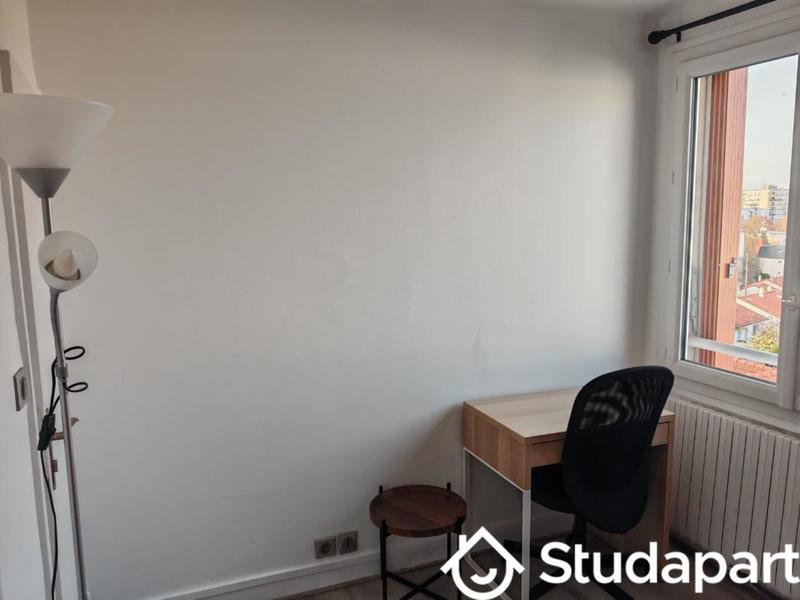 Chambre - 9 m² - 1 pièce