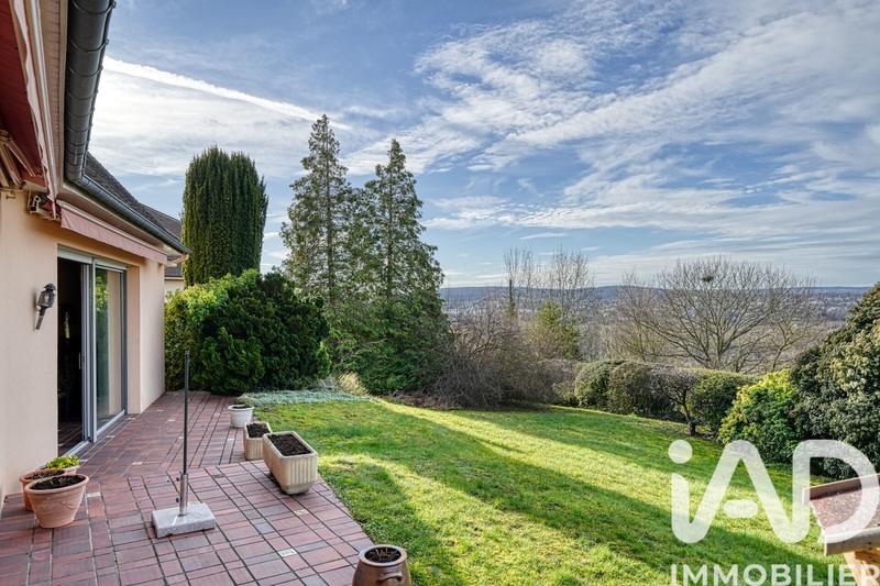 Maison - 220 m² - 9 pièces