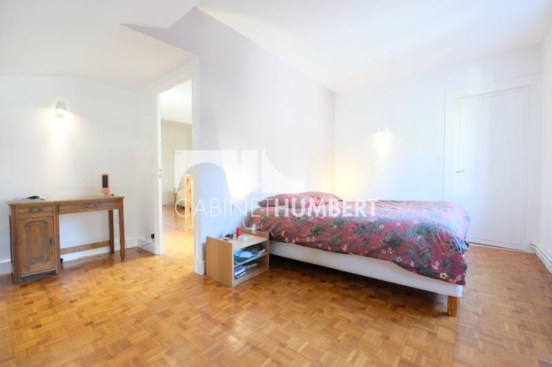 Maison - 275 m² - 8 pièces