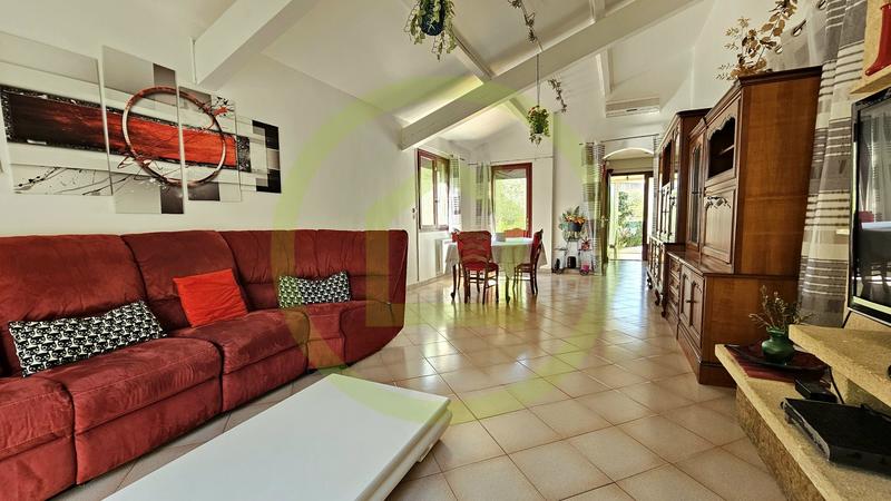 Maison - 200 m² - 8 pièces