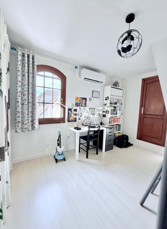 Maison - 162 m² - 6 pièces