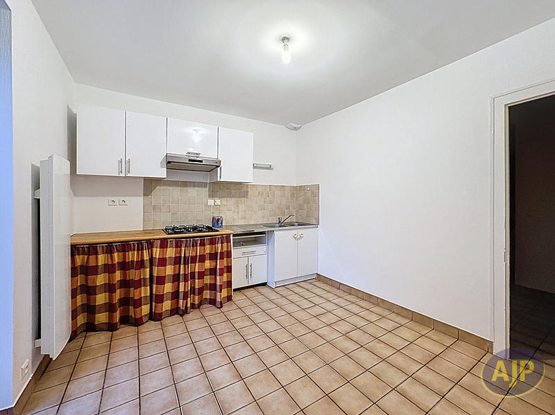 Maison - 83 m² - 4 pièces