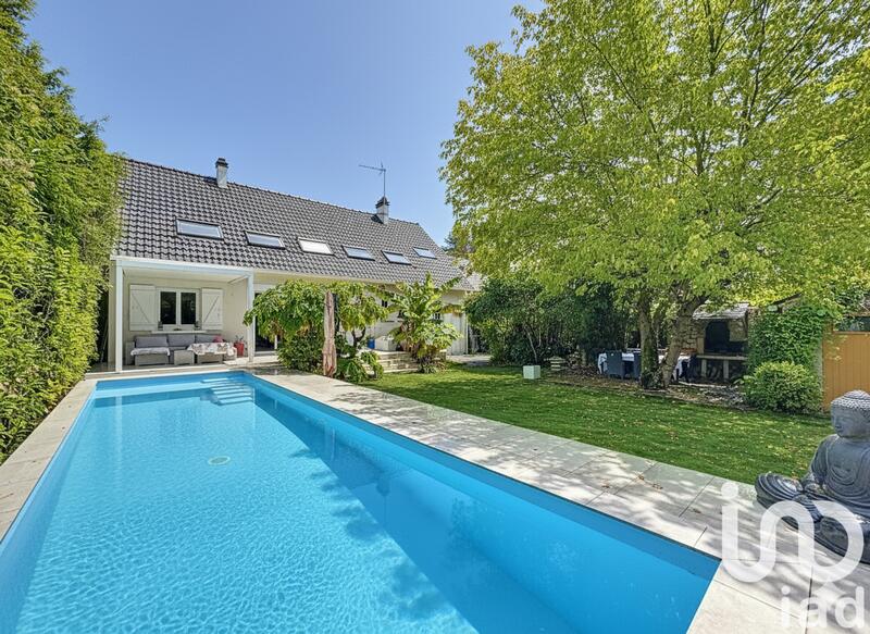 Maison - 180 m² - 8 pièces