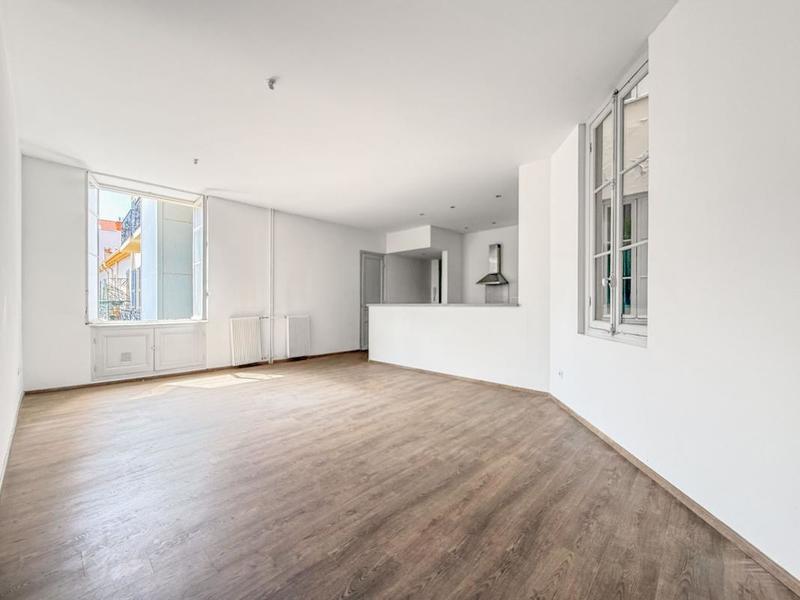 Appartement - 93 m² - 4 pièces