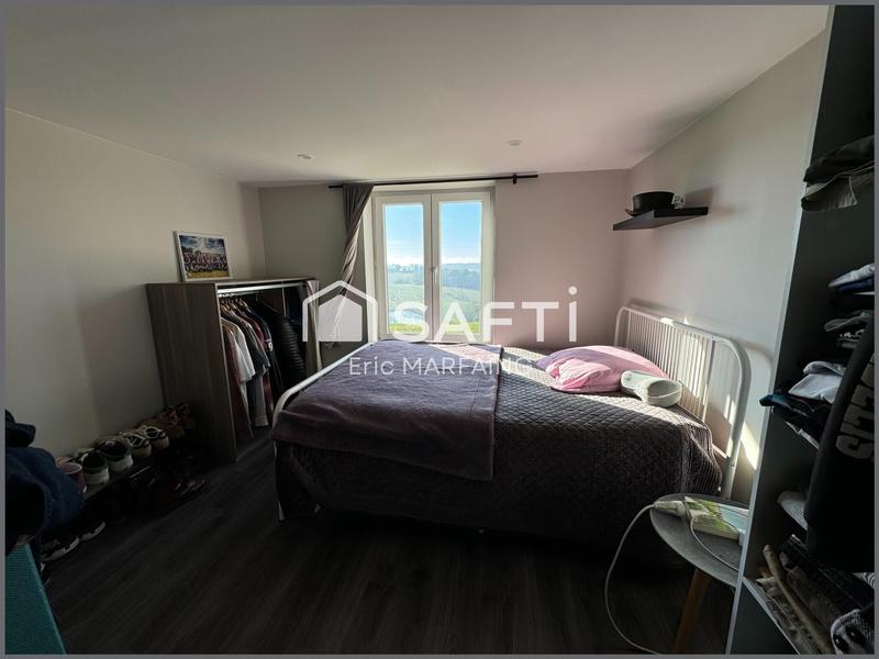 Maison - 230 m² - 8 pièces