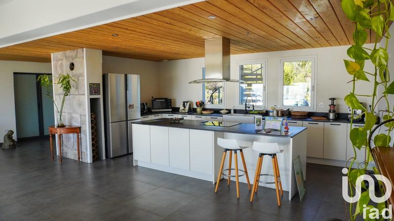 Maison - 281 m² - 6 pièces