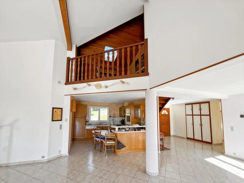 Maison - 177 m² - 7 pièces