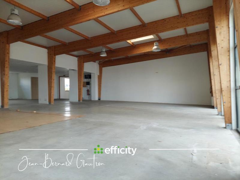Local d'activité / Entrepôt - 549 m² - 6 pièces