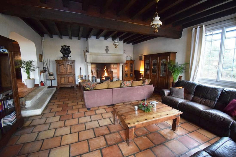 Maison - 253 m² - 8 pièces