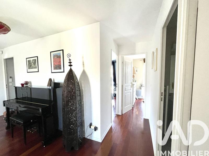 Maison - 238 m² - 9 pièces