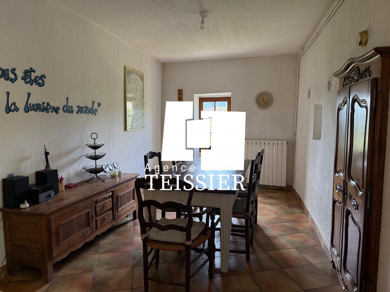 Mas - 230 m² - 11 pièces