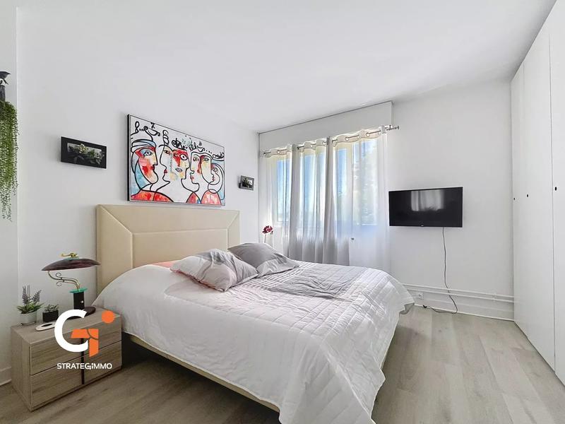 Appartement - 100 m² - 4 pièces