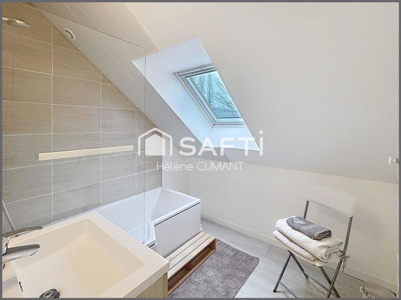 Maison - 215 m² - 9 pièces