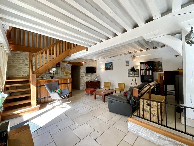 Maison - 230 m² - 9 pièces