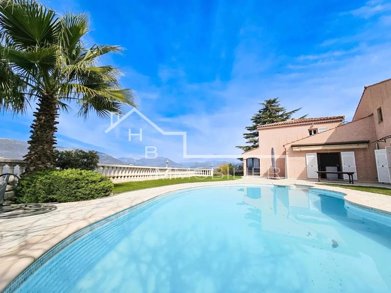 Maison - 155 m² - 4 pièces