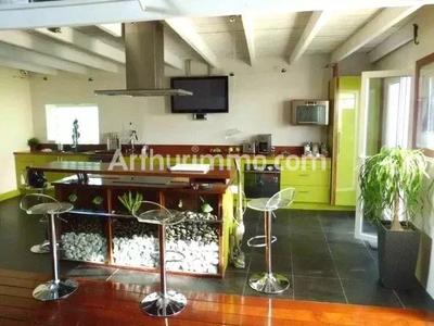 Maison - 208 m² - 5 pièces