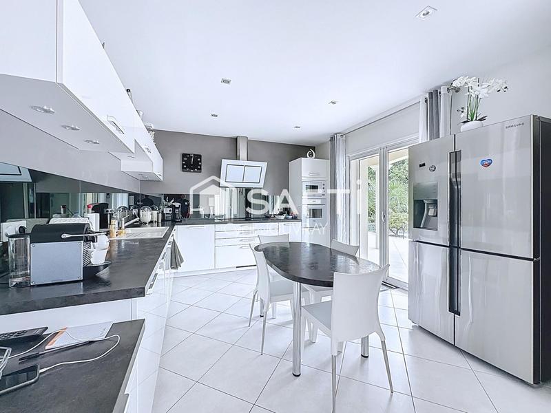 Villa - 185 m² - 6 pièces