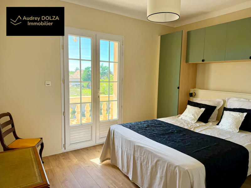 Maison - 186 m² - 8 pièces