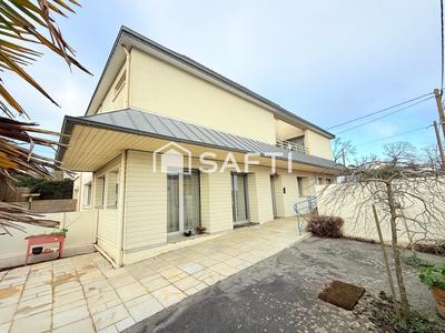 Maison - 364 m² - 12 pièces