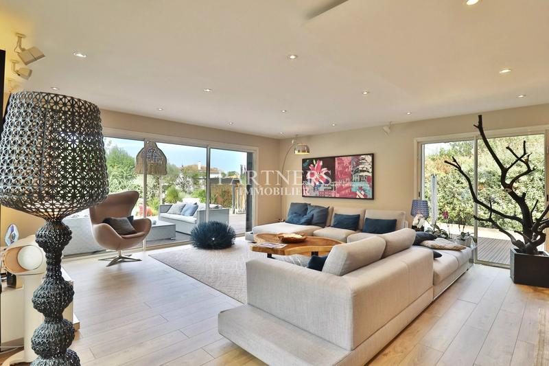 Maison - 300 m² - 10 pièces