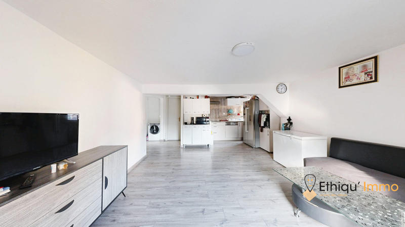 Maison - 227 m² - 15 pièces