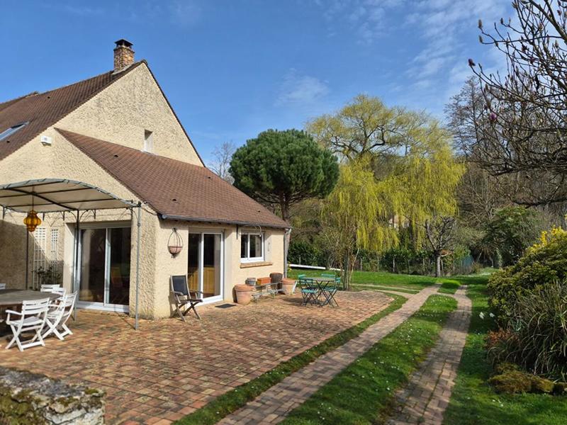 Maison - 210 m² - 8 pièces