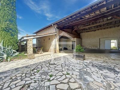 Maison - 247 m² - 6 pièces