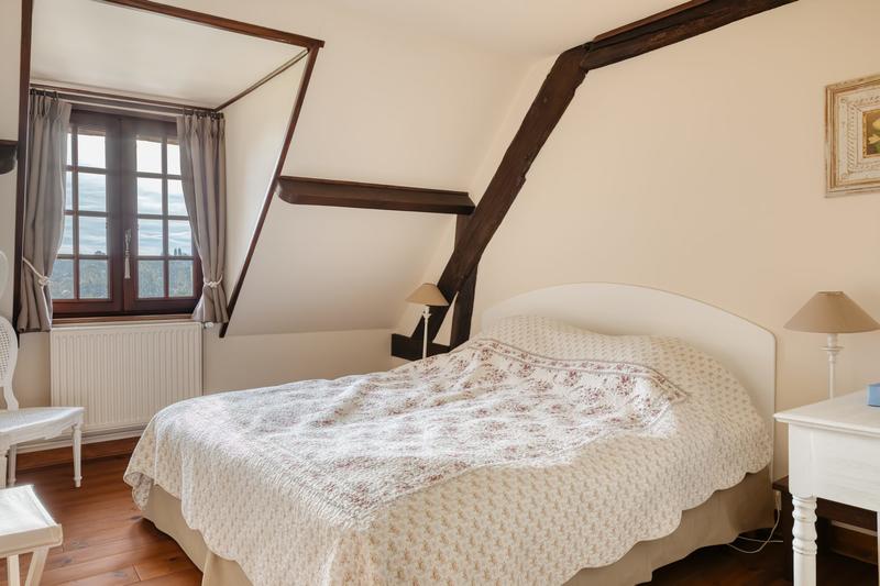 Maison - 268 m² - 8 pièces