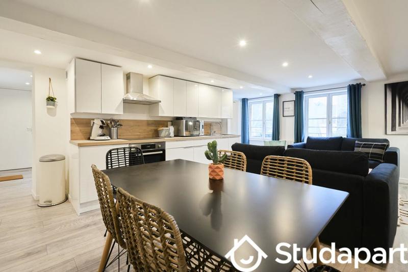 Chambre - 9 m² - 1 pièce