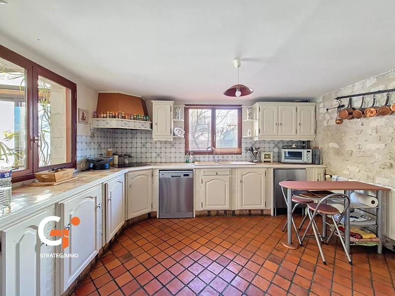 Maison - 200 m² - 10 pièces