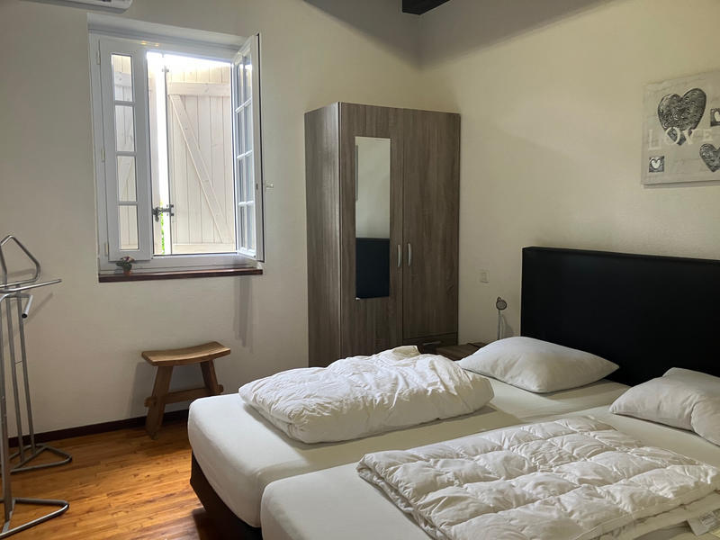 Maison - 220 m² - 8 pièces