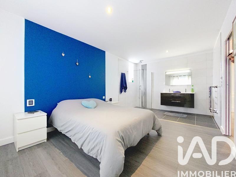 Maison - 180 m² - 5 pièces