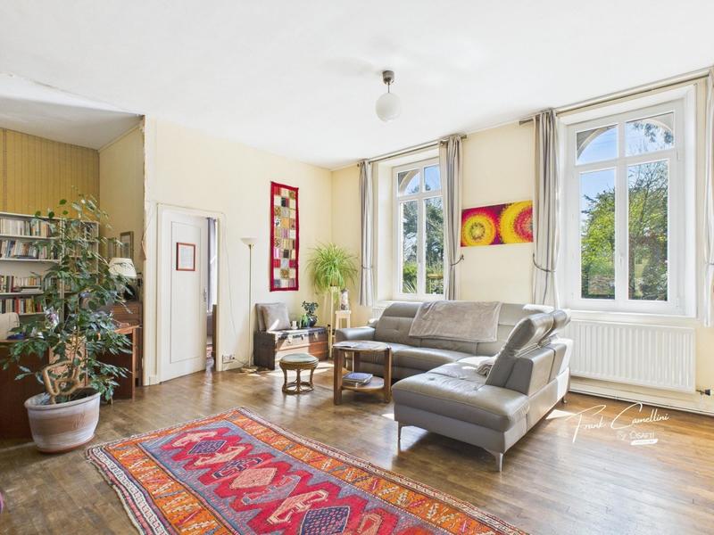 Maison - 257 m² - 10 pièces