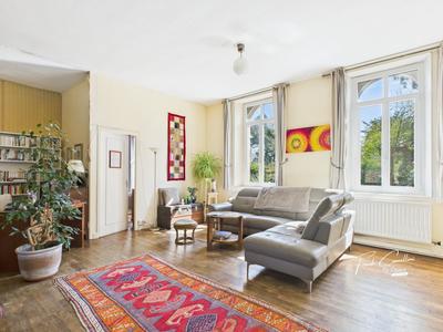 Maison - 257 m² - 10 pièces