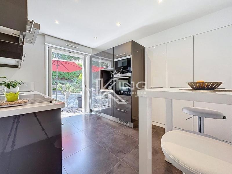 Villa - 200 m² - 6 pièces