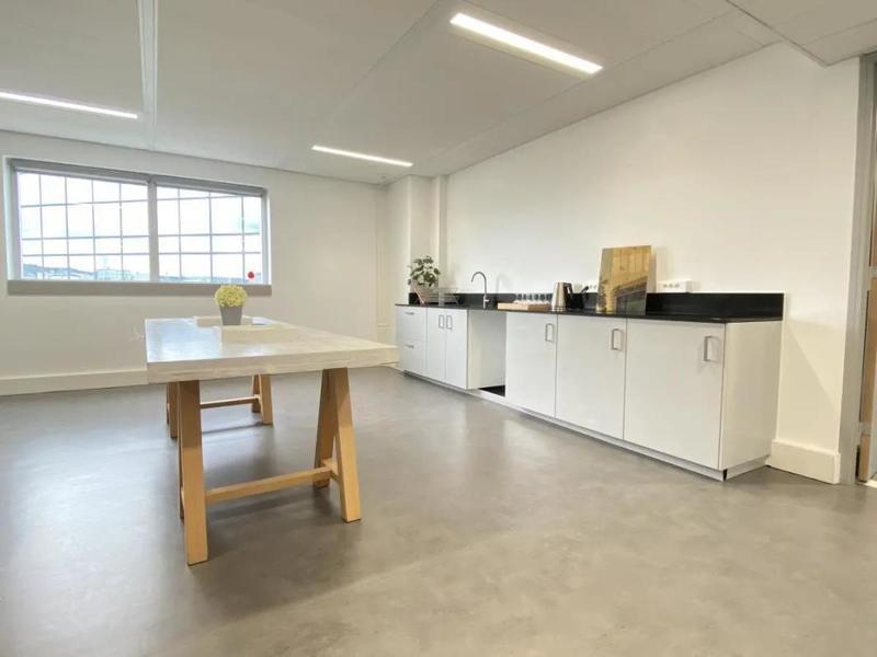 Bureau - 2 645 m²
