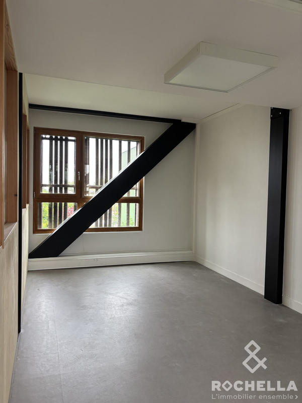 Local d'activités - 369 m²