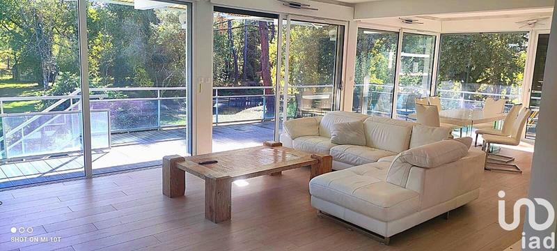 Maison - 226 m² - 7 pièces