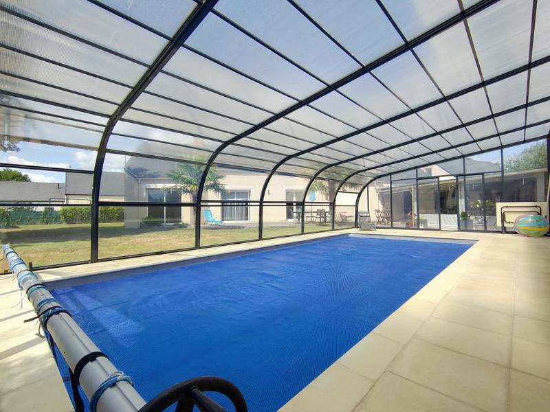 Maison - 216 m² - 10 pièces